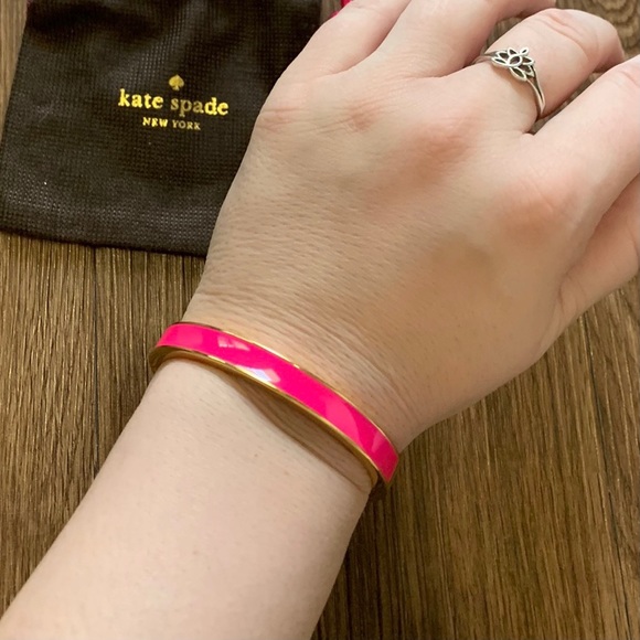 KATE SPADE TICKLED PINK HINGED BANGLE BRACELET - Picture 6 of 6
